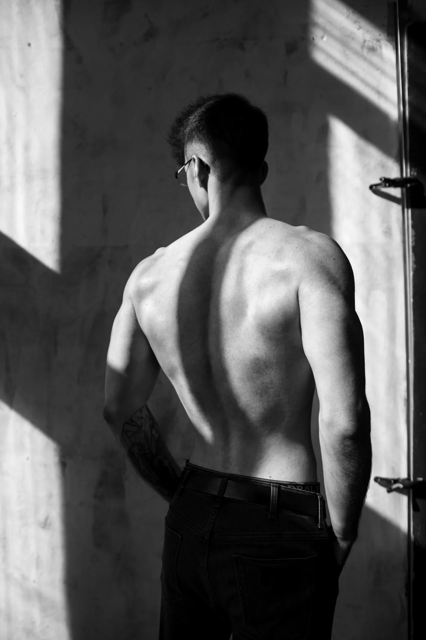 Back and shoulder width